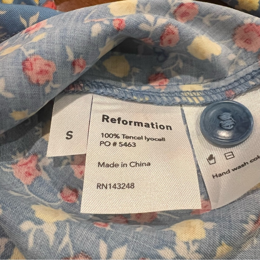 Reformation Arabella PJ Top Button Front Blouse Blue Floral Print Small Deep Vee - Picture 11 of 16